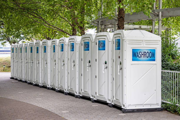 Porta potty delivery and setup in Albers, IL